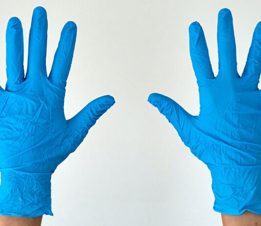 Rękawiczki jednorazowe chronią a nawet ratują życie