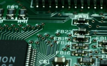 Jakie testy jakości przechodzą płytki PCB przed wysyłką do klienta